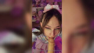 Krissi Pookie – Little Cutie Gives You A Blowey