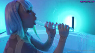Octokuro – Cyberpunk Strip In The Bathroom