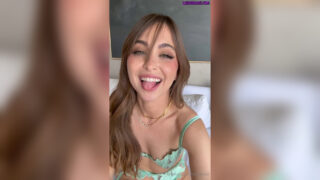 Riley Reid – JOI Sexy Striptease