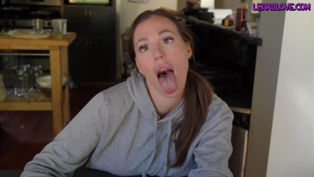 Yogabella – Brother Cum To Ahegao Face